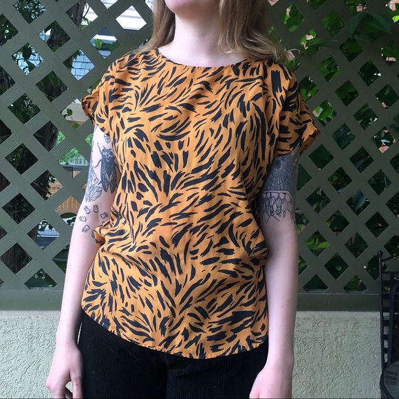 Cat Print Top - Picture 1 of 4